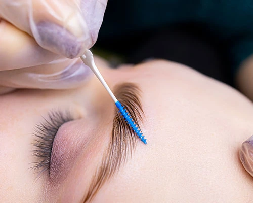 Qu’est-ce que le browlift Yumi Brows ?